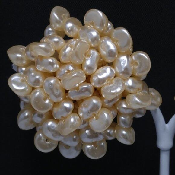 Vintage Freshwater Pearl Cluster Clip Earrings, Mid-century 1950s, 1 3/4 Inches - Picture 1 of 8